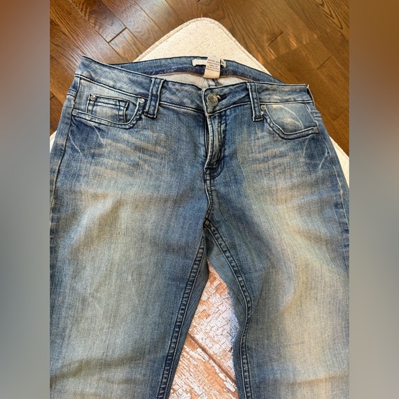 Refuge  Blue Jeans - Picture 6 of 7